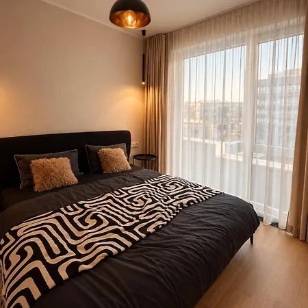 Cozy Parkside Living In Embassy District Apartment Riga